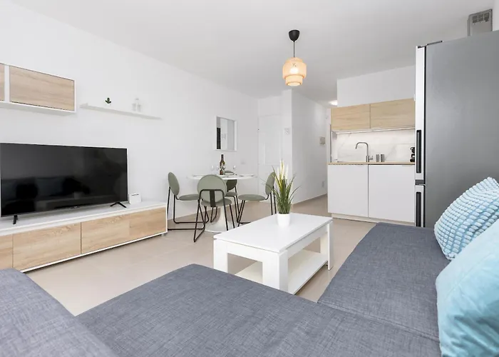 Home2book Sunny Terrace Pool קוסטה קלמה